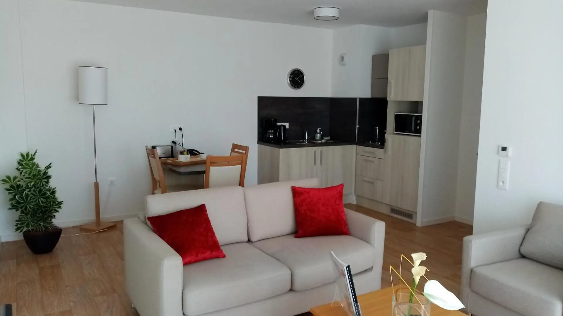 Domitys Les Greements D'Or - Residence Seniors Douarnenez 0*,